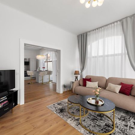 Liebelei Miesbach - Boutique-Apartment Mit Terrasse Im Zentrum Bagian luar foto