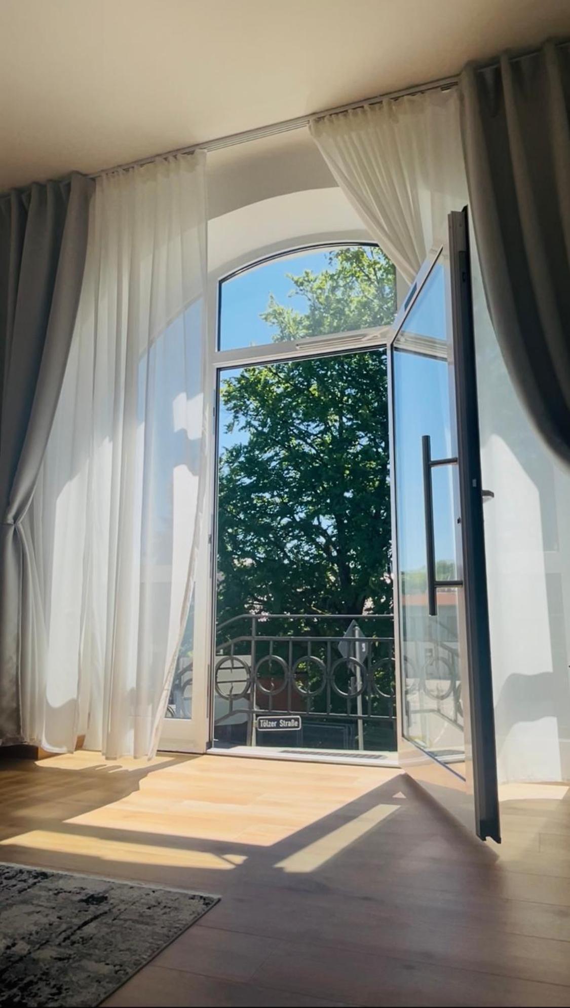 Liebelei Miesbach - Boutique-Apartment Mit Terrasse Im Zentrum Bagian luar foto